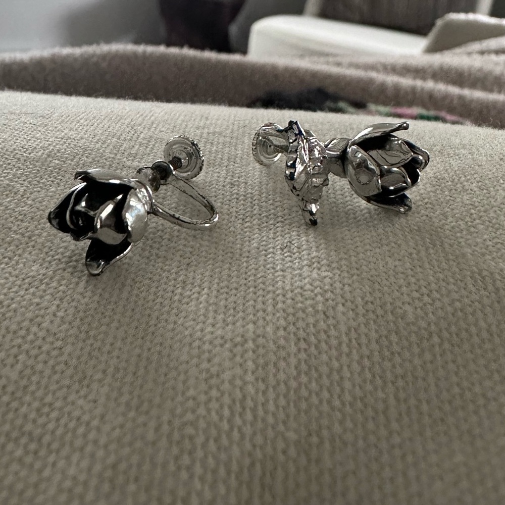 Vintage Rose Screw back Earrings
